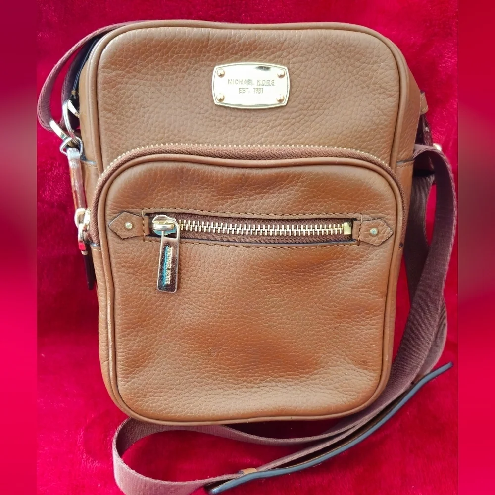 Michael Kors Jet Set Medium Pebbled Leather Tan Crossbody Bag